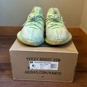 Yeezy Boost Glow - Size 6.5Y - Box Included - USED